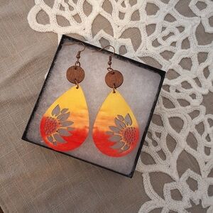 💥SALE💥NEW Wooden Cut Out Dangle Earrings